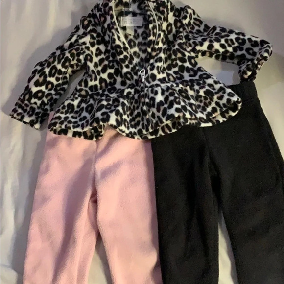 Bundle of The Children’s Place Set Size 12-18 mos - Picture 1 of 6
